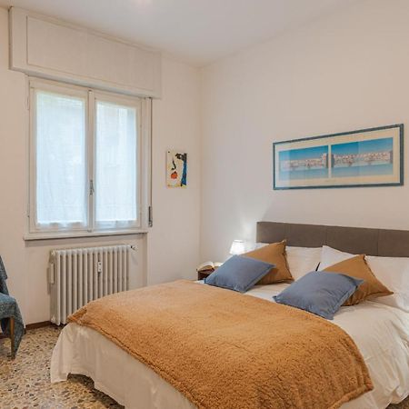 Lovely & Quiet Apartment - With Balcony & Parking Комо Экстерьер фото