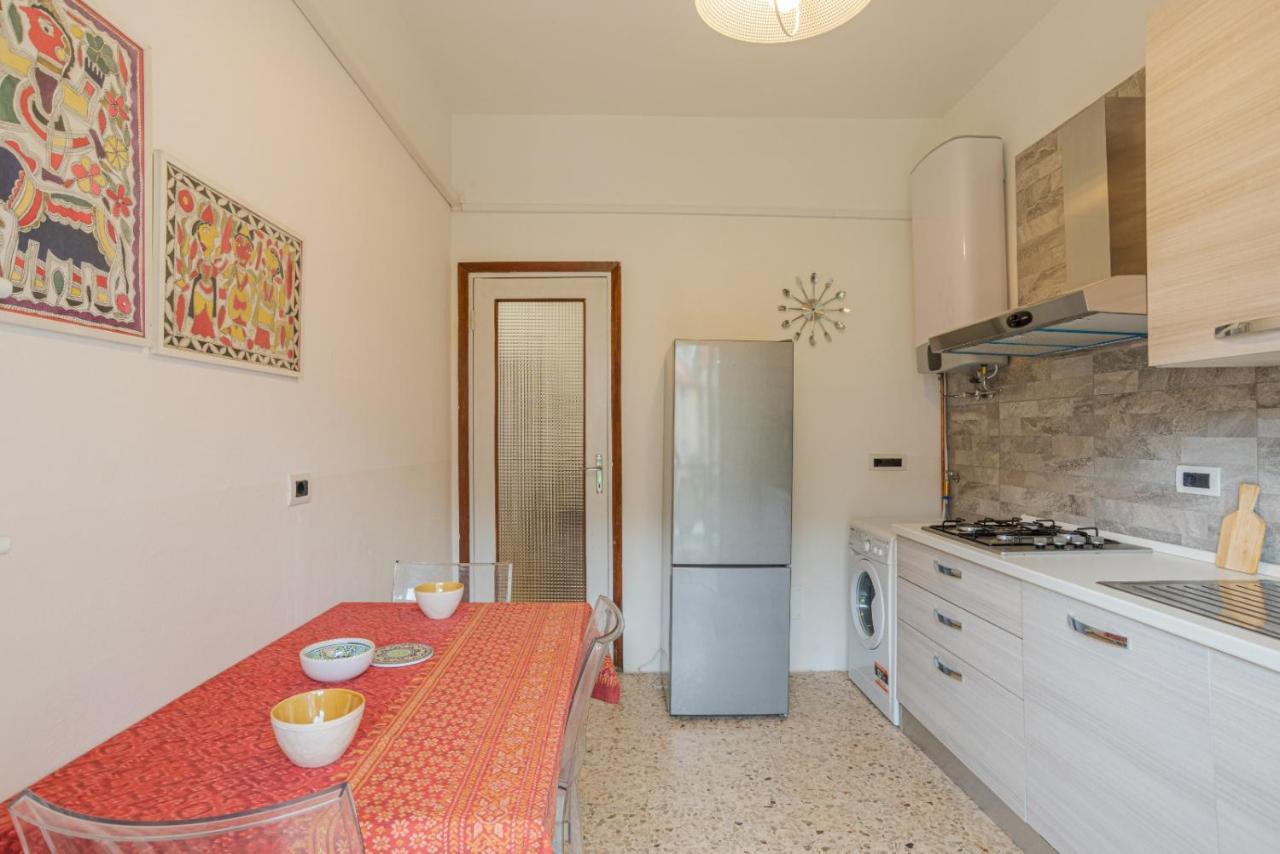 Lovely & Quiet Apartment - With Balcony & Parking Комо Экстерьер фото